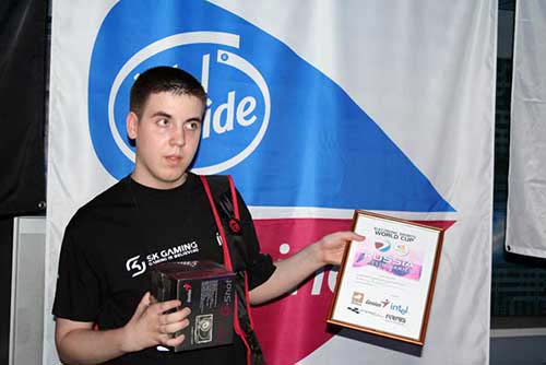 SK.Deadman aka apm70, ���������� ����������� ����� ESWC 2005