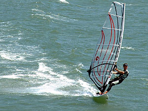 300x225-windsurfer3