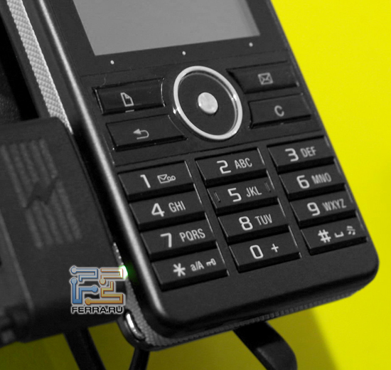 Sony Ericsson G900:  2