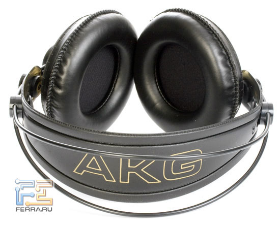  AKG K240 Studio.     2